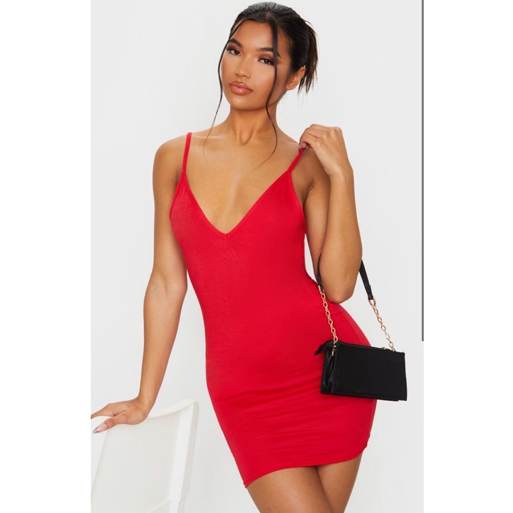Pretty Little Thing Basic Plunge Bodycon Dress 4